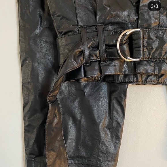 Leather pants with belt - Picture 2 of 2